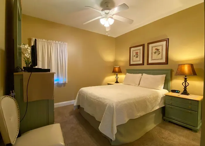 Lighthouse 1405 By Albvr - Floor To Ceiling Sliding Glass Doors - 2br Kid's Bunk